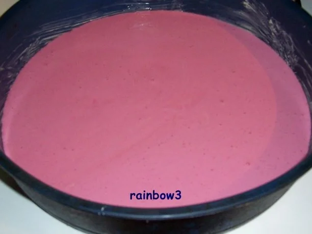 Rezept: Backen: Dreifarbige Geburtstags-Buttercreme-Torte Bild Nr. 4 Backen: Dreifarbige Geburtstags-Buttercreme-Torte - Rezept - Bild Nr. 4