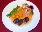 Seezungenröllchen an Trüffelkartoffeln und Babyspargel (Ruth Moschner) - Rezept