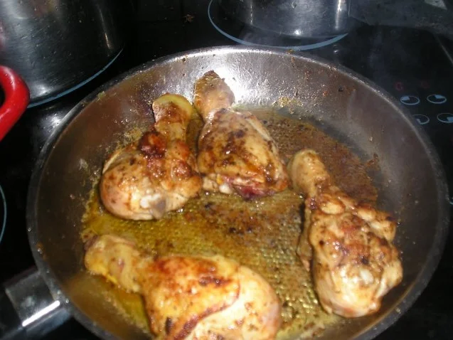 Hähnchenunterkeulen mit Rosmarinkartoffeln - Rezept - Bild Nr. 2