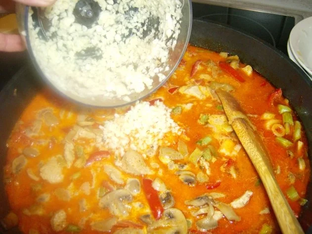 Rezept: Paprikageschnetzeltes mit Tomatenreis Bild Nr. 7 Paprikageschnetzeltes mit Tomatenreis - Rezept - Bild Nr. 7