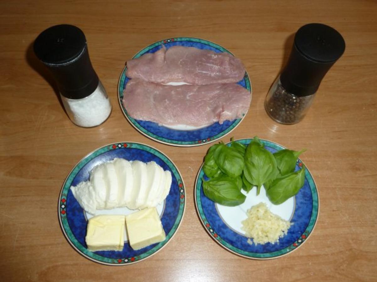 Schweineschnitzel mit Knoblauch und Mozzarella - Rezept