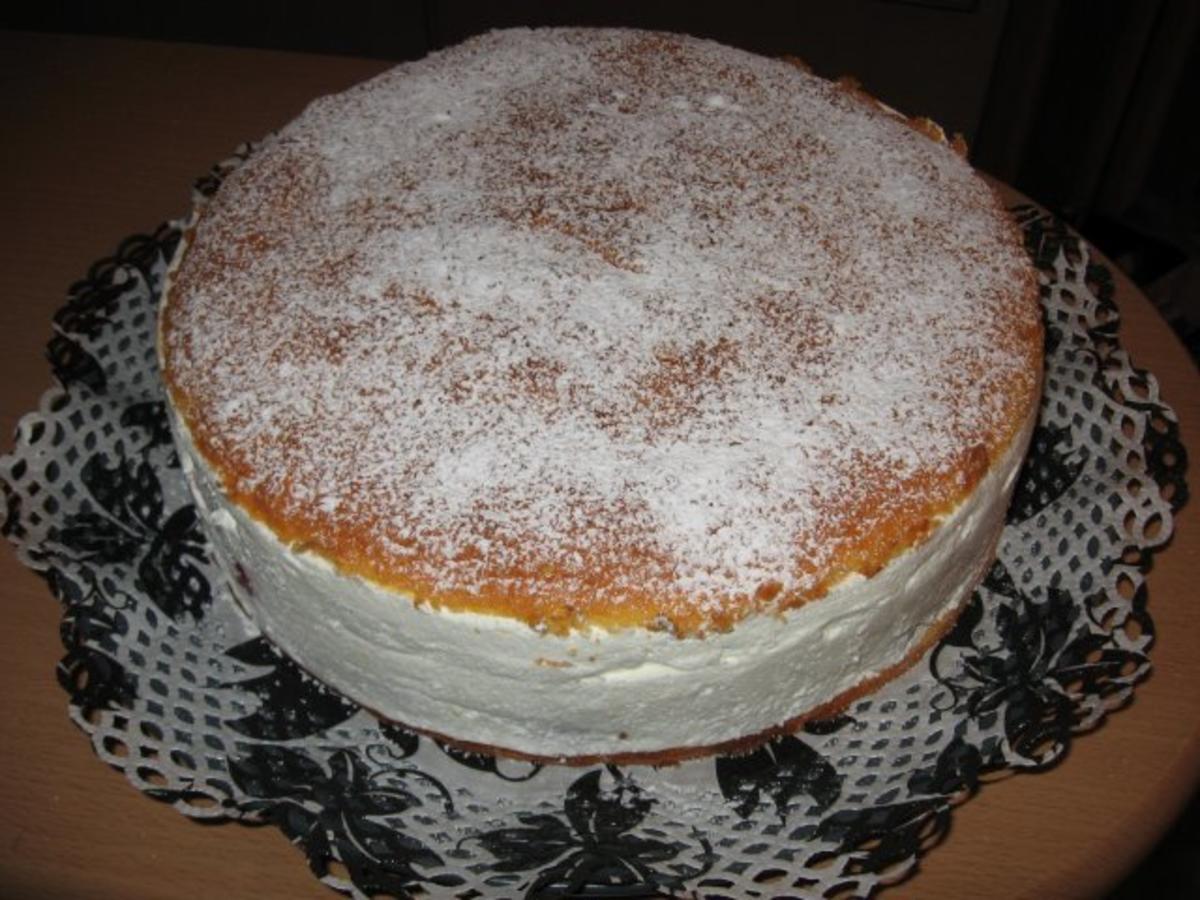 Leichte Himbeer-Quark-Sahne-Torte - Rezept