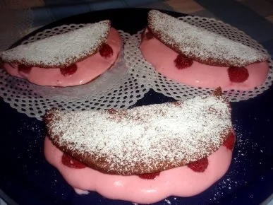 Schoko-Biskuitomletts mit Himbeerquarkcreme - Rezept - Bild Nr. 4