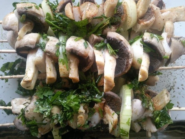 Rezept: Champignonkräuterspieße Champignonkräuterspieße - Rezept
