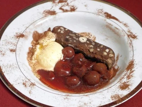 Schoko-Nuss-Pastete mit Vanillekirschen - Rezept