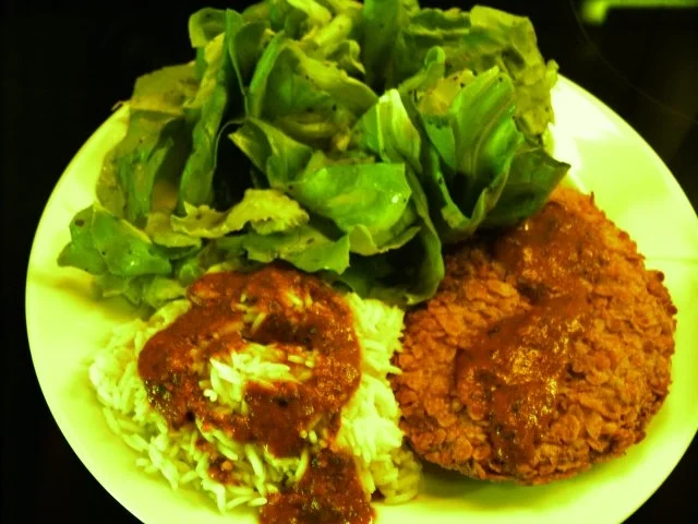 SCHNITZEL  MIT BLATTSALAT  UND  REIS - Rezept