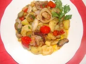 Salat : - Warmer Kartoffel-Würstchensalat- - Rezept