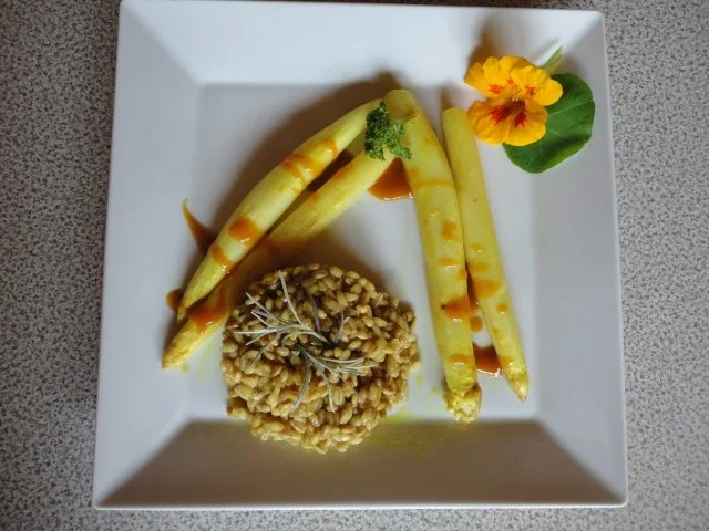 Curry-Spargel mit Emmerreis-Risotto - Rezept - Bild Nr. 2