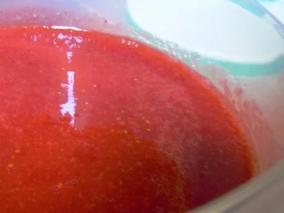 Rezept: Mohn-Tortelloni mit Erdbeersauce Bild Nr. 5 Mohn-Tortelloni mit Erdbeersauce - Rezept - Bild Nr. 5