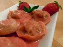 Mohn-Tortelloni mit Erdbeersauce - Rezept