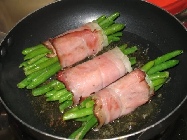 Gemüse/Beilage - Bohnen im Schinkenmantel - Rezept