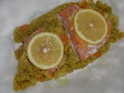 Rezept: Fisch : Lachsfilet auf Couscous mit Spargel und Karotten in Curry Fisch : Lachsfilet auf Couscous mit Spargel und Karotten in Curry - Rezept