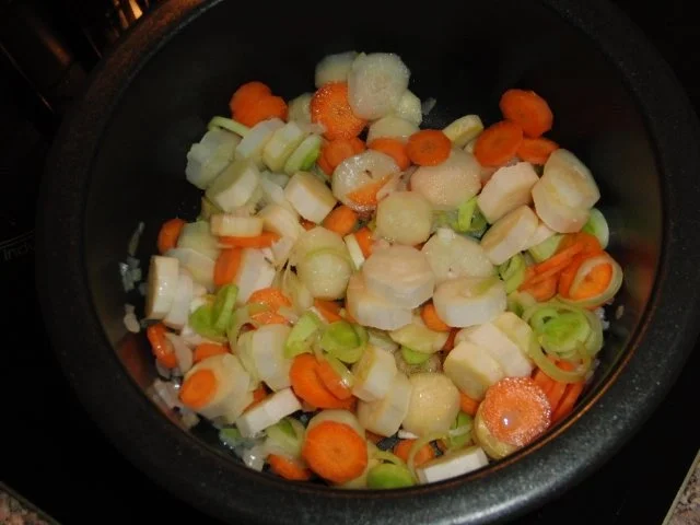 Fisch : Lachsfilet auf  Couscous mit Spargel und Karotten in Curry - Rezept - Bild Nr. 2