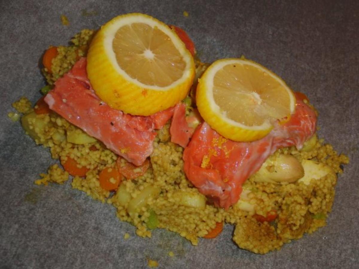 Fisch : Lachsfilet auf  Couscous mit Spargel und Karotten in Curry - Rezept - Bild Nr. 8