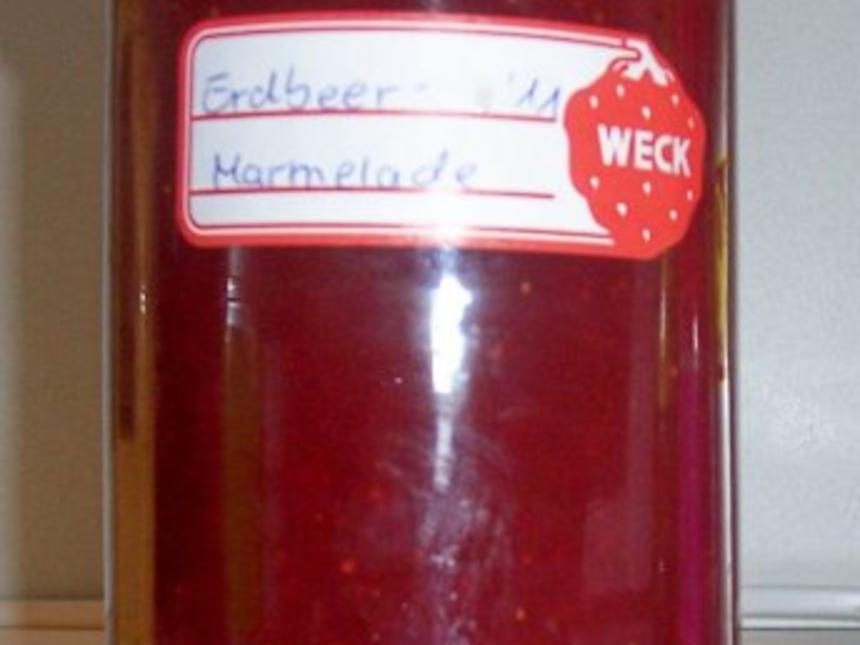 Einmachen: Erdbeer-Marmelade ohne Stücke - Rezept - kochbar.de