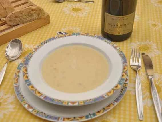 Spargel-Champagner-Cremesüppchen - Rezept