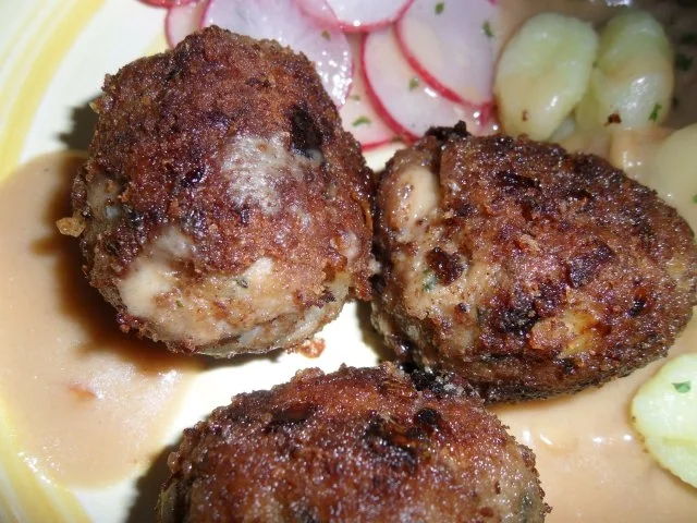 Rezept: Hackbällchen mit Rosinen an Erdnuss-Sauce Bild Nr. 11 Hackbällchen mit Rosinen an Erdnuss-Sauce - Rezept - Bild Nr. 11