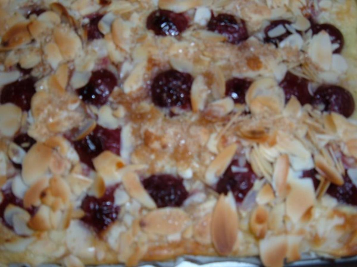 Kuchen : Kirsche auf Blätterteig mit Pudding - Rezept - Bild Nr. 2