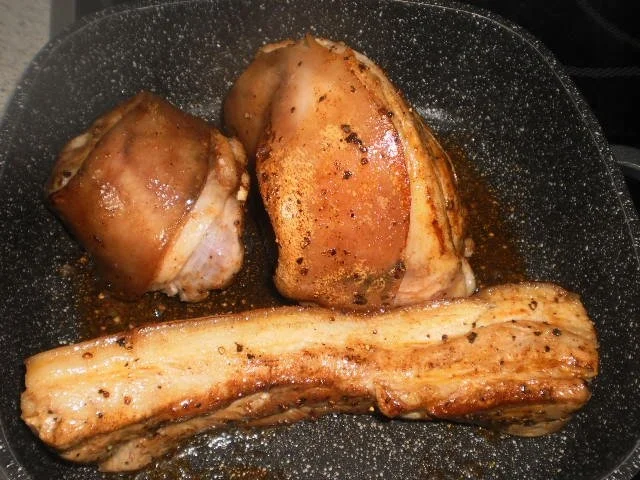 Eisbein und Schweinebauch geschmort~Kümmelsauerkraut - Rezept - Bild Nr. 5