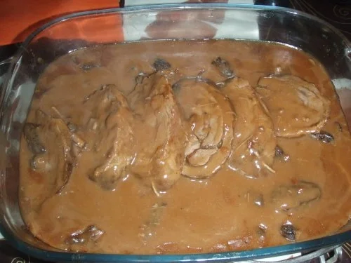 Rezept: Rollbraten vom Pferd mit Nudeln an einer Morchelsauce und Salat Bild Nr. 3 Rollbraten vom Pferd mit Nudeln an einer Morchelsauce und Salat - Rezept - Bild Nr. 3