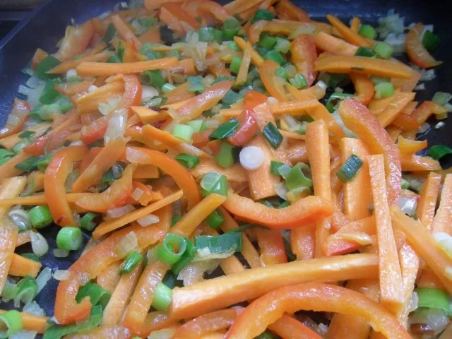 Pfannkuchenröllchen mit Gemüsefüllung - Rezept - Bild Nr. 8