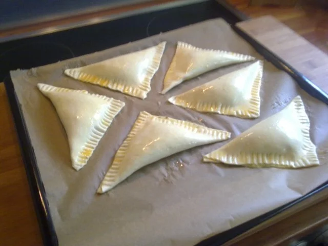 Rezept: Blätterteigecken mit Vollkorn-Zucchini-Frischkäse-Füllung Bild Nr. 4 Blätterteigecken mit Vollkorn-Zucchini-Frischkäse-Füllung - Rezept - Bild Nr. 4