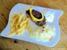 Bifteki mit Krautsalat - Rezept