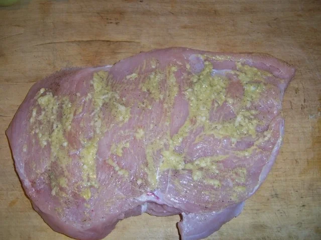 Putenrolle mit Oliven-Kräuterfüllung - Rezept - Bild Nr. 5