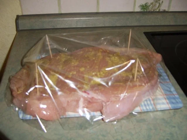 Putenrolle mit Oliven-Kräuterfüllung - Rezept - Bild Nr. 6