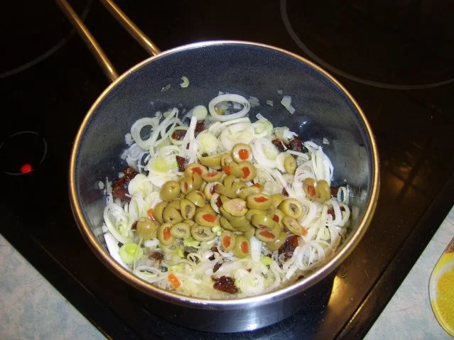 Putenrolle mit Oliven-Kräuterfüllung - Rezept - Bild Nr. 9