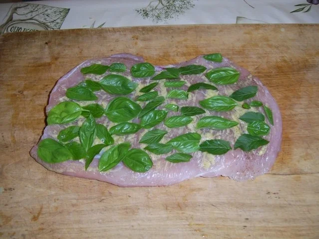 Putenrolle mit Oliven-Kräuterfüllung - Rezept - Bild Nr. 11