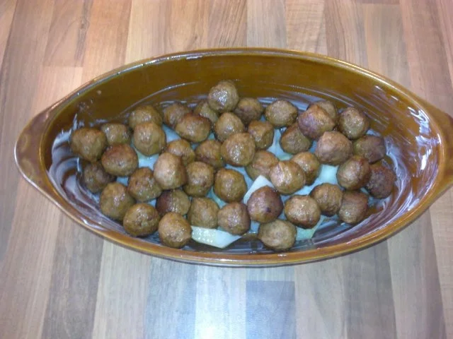 Rezept: Gebackener Kohlrabi mit Fleischklößchen in Käsesauce Bild Nr. 3 Gebackener Kohlrabi mit Fleischklößchen in Käsesauce - Rezept - Bild Nr. 3