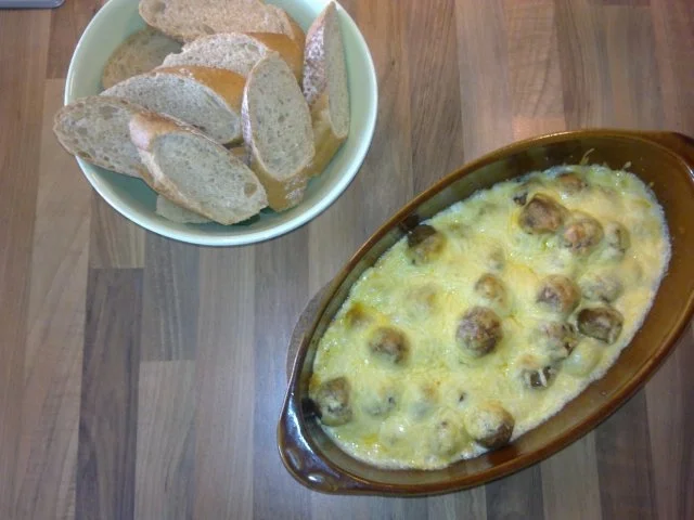 Rezept: Gebackener Kohlrabi mit Fleischklößchen in Käsesauce Bild Nr. 5 Gebackener Kohlrabi mit Fleischklößchen in Käsesauce - Rezept - Bild Nr. 5