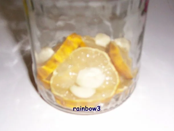 Rezept: Gewürz: Zitronen-Knoblauch-Essig Bild Nr. 2 Gewürz: Zitronen-Knoblauch-Essig - Rezept - Bild Nr. 2