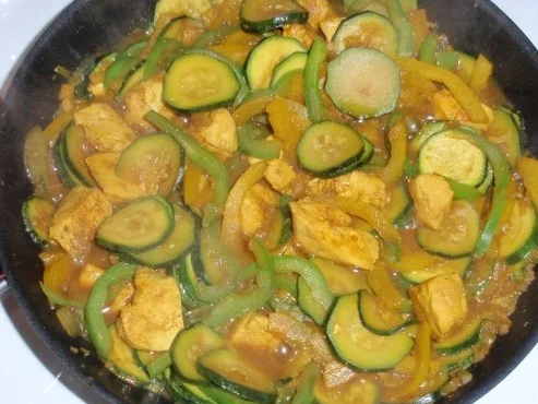 Rezept: Hähnchen-Gemüse-Pfanne mit Basmatireis Bild Nr. 11 Hähnchen-Gemüse-Pfanne mit Basmatireis - Rezept - Bild Nr. 11