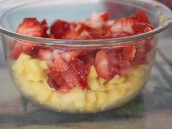 Mango-Erdbeer-Salat - Rezept - Bild Nr. 3