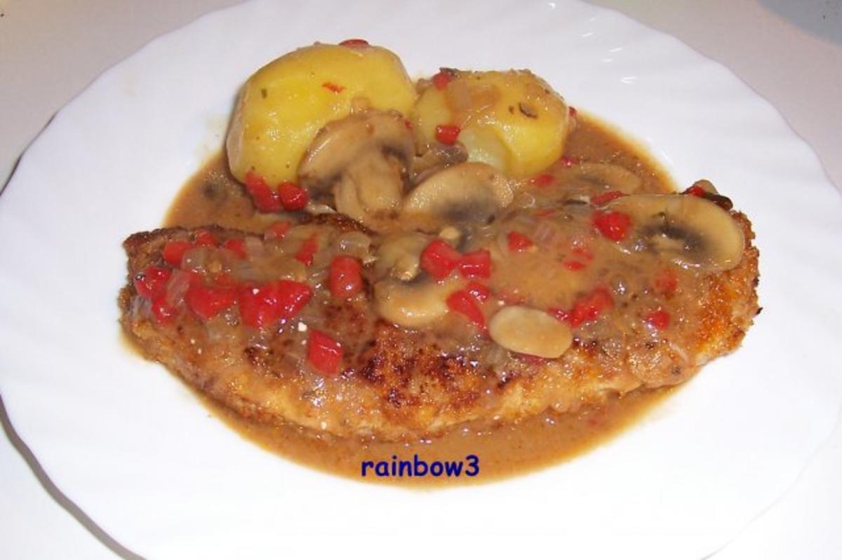 Bilder für Kochen: Panierte Schnitzel mit Jägersauce - Rezept