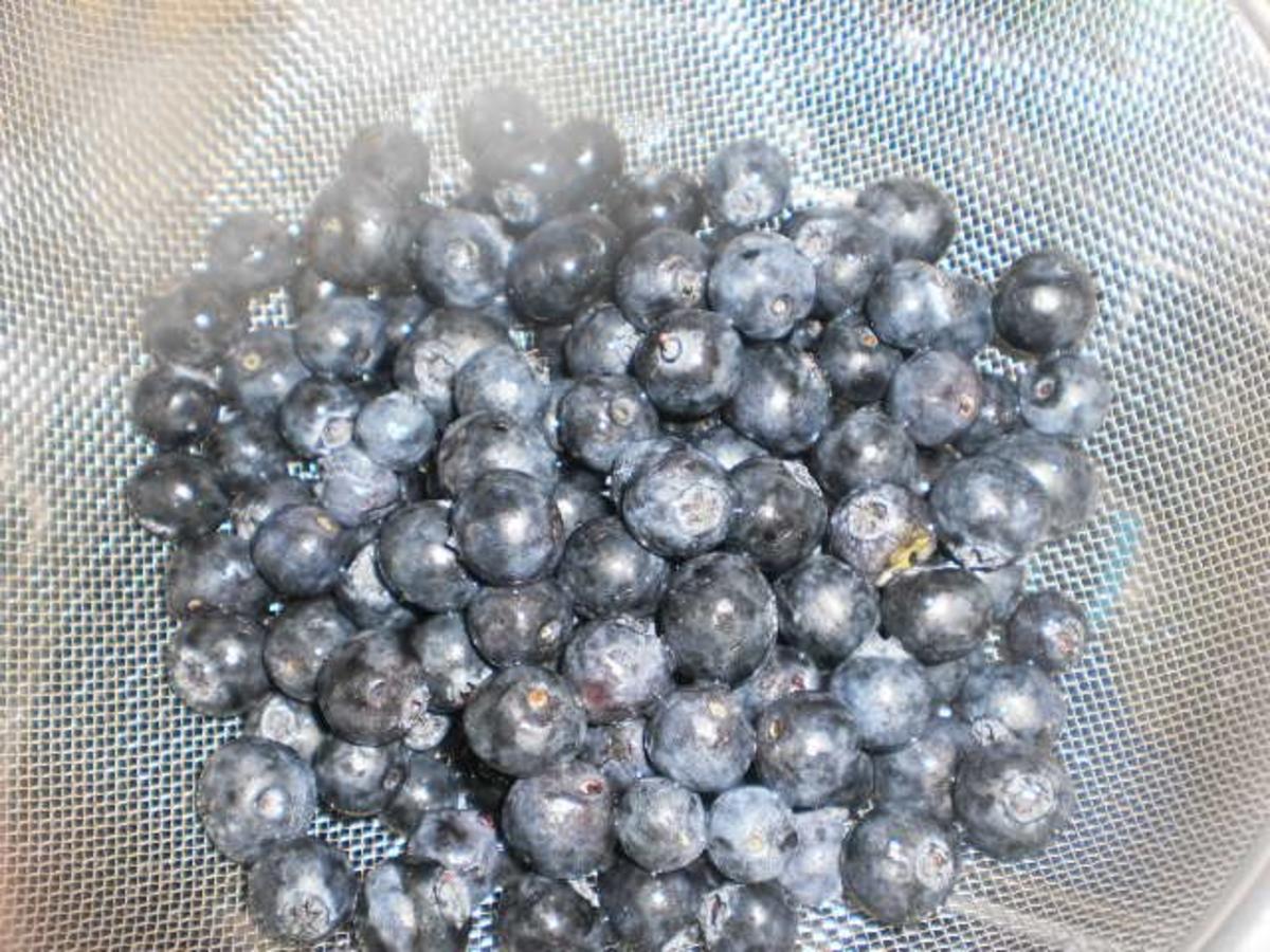 Rezept: Heidelbeer-Aprikosen-Schichtcreme Bild Nr. 6 Heidelbeer-Aprikosen-Schichtcreme - Rezept - Bild Nr. 6