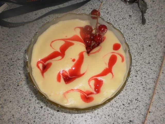 Zabaione mit Johanissbeerensoße und Mandel-Crunch - Rezept - Bild Nr. 12