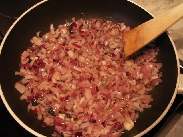 Rezept: Marinierte Lammrücken mit Nudeln und Pilzsahne-Marsalasauce Bild Nr. 3 Marinierte Lammrücken mit Nudeln und Pilzsahne-Marsalasauce - Rezept - Bild Nr. 3