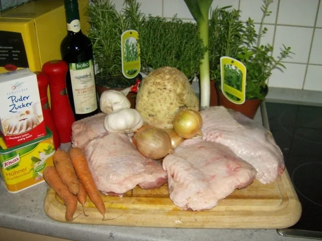 knusprige Putenoberkeulen mit viel Soße - Rezept - Bild Nr. 2