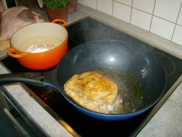 knusprige Putenoberkeulen mit viel Soße - Rezept - Bild Nr. 3