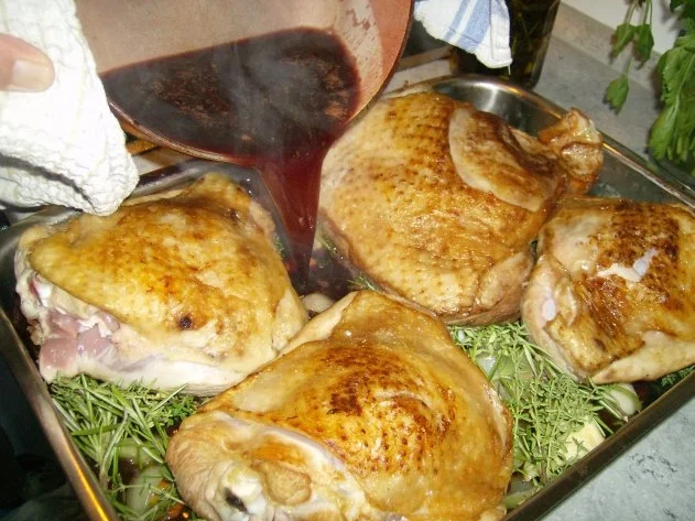 knusprige Putenoberkeulen mit viel Soße - Rezept - Bild Nr. 5