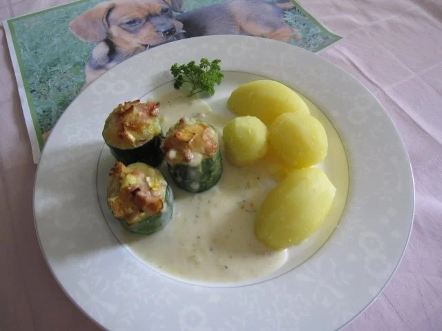 Rezept: Gefüllte Zucchini Gefüllte Zucchini - Rezept