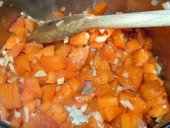 Niedrig gegartes Schweinefilet mit Aprikosensauce und Rösti - Rezept - Bild Nr. 6