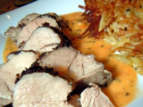 Niedrig gegartes Schweinefilet mit Aprikosensauce und Rösti - Rezept