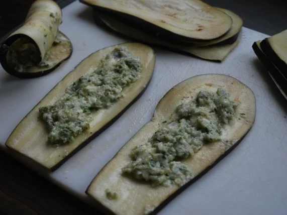 Zweierlei Auberginenröllchen vom Grill - Rezept - Bild Nr. 2