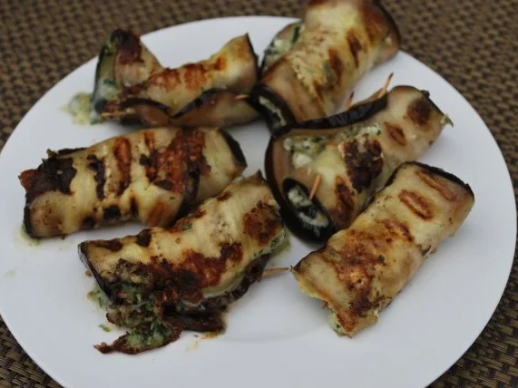 Zweierlei Auberginenröllchen vom Grill - Rezept - Bild Nr. 4