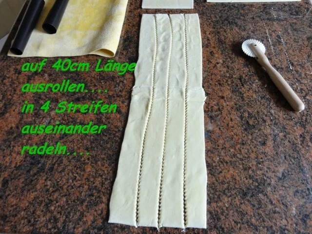 Rezept: Blätterteig: KNUSPERROLLEN mit Sahnefüllung Bild Nr. 3 Blätterteig: KNUSPERROLLEN mit Sahnefüllung - Rezept - Bild Nr. 3