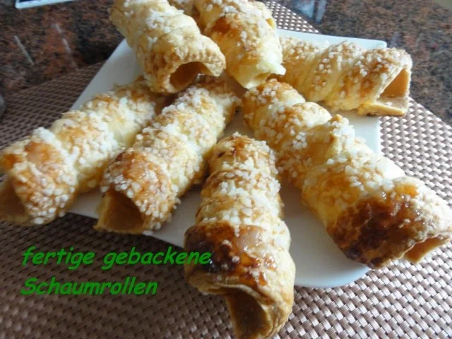 Rezept: Blätterteig: KNUSPERROLLEN mit Sahnefüllung Bild Nr. 5 Blätterteig: KNUSPERROLLEN mit Sahnefüllung - Rezept - Bild Nr. 5